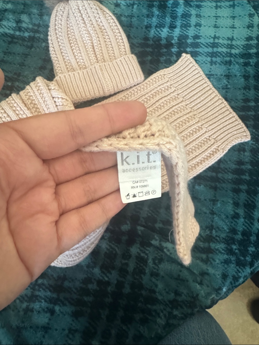 Knit Beanie and Scarf Set in Light Beige - Picture 2 of 3